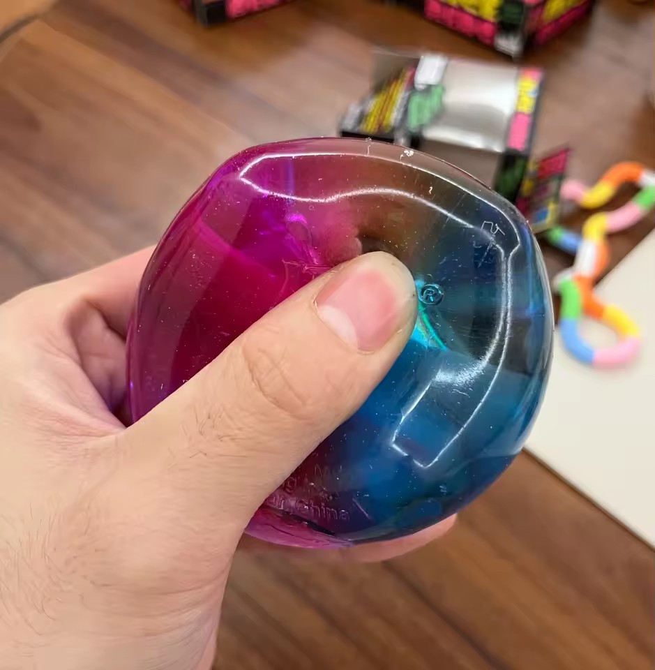 Schylling NeeDoh Rainbow Cube  - Fidget Cube Original reseña y precio